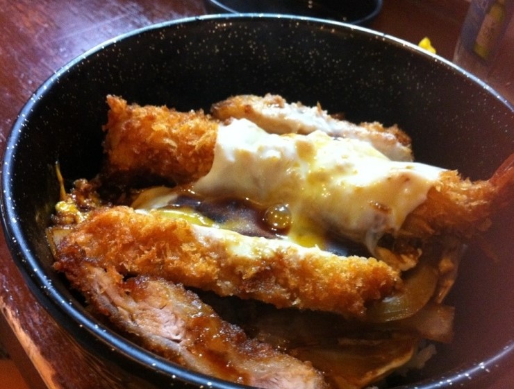 (왁자지껄) 홍대 맛집 추천 - 행복한 유머, 웃긴대학에 오셨습니다 !!
