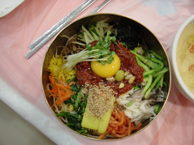 (웃대POLL) 돌솥비빔밥vs오무라이스vs전주비빔밥vs알밥 - 행복한 유머, 웃긴대학에 오셨습니다 !!